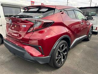 2017 Toyota C-HR - Thumbnail