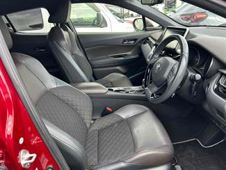 2017 Toyota C-HR - Thumbnail