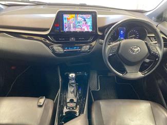 2017 Toyota C-HR - Thumbnail