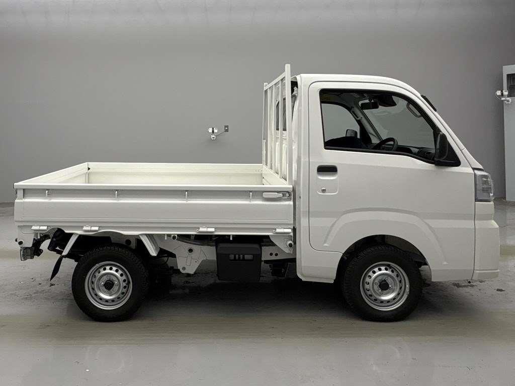 2025 Daihatsu HiJet