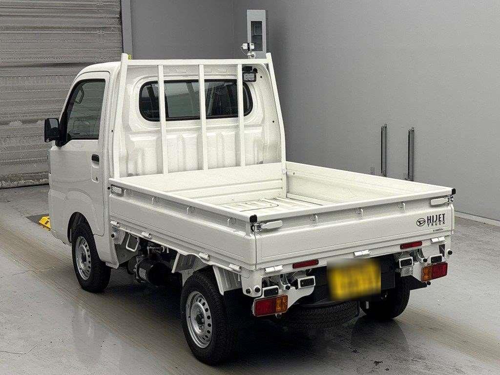 2025 Daihatsu HiJet