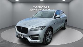 2017 Jaguar F-PACE - Thumbnail