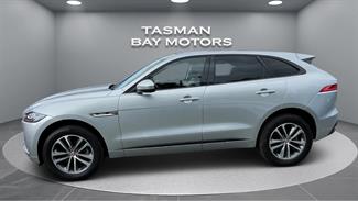 2017 Jaguar F-PACE - Thumbnail