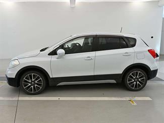 2016 Suzuki SX4 - Thumbnail