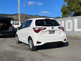 2020 Toyota Vitz - Thumbnail