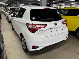 2020 Toyota Vitz - Thumbnail