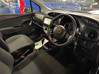 2020 Toyota Vitz - Thumbnail