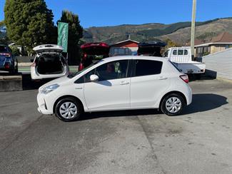 2020 Toyota Vitz - Thumbnail
