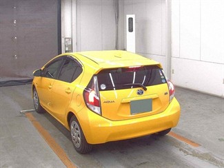 2015 Toyota Aqua - Thumbnail