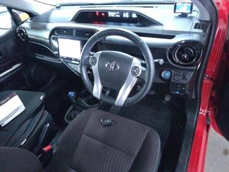 2016 Toyota Aqua - Thumbnail