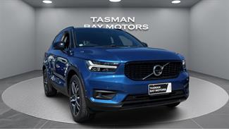 2020 Volvo XC40 - Thumbnail