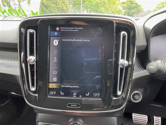 2020 Volvo XC40 - Thumbnail