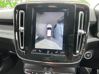 2020 Volvo XC40 - Thumbnail