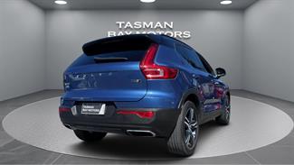 2020 Volvo XC40 - Thumbnail