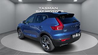 2020 Volvo XC40 - Thumbnail