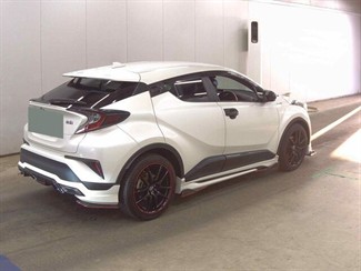 2019 Toyota C-HR - Thumbnail