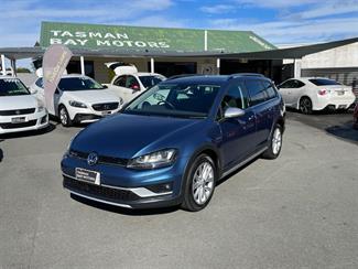 2015 Volkswagen Golf - Thumbnail