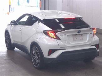 2017 Toyota C-HR - Thumbnail