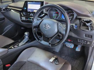 2017 Toyota C-HR - Thumbnail
