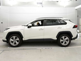 2020 Toyota RAV4 - Thumbnail
