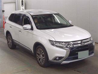 2015 Mitsubishi Outlander - Thumbnail