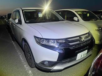 2015 Mitsubishi Outlander - Thumbnail