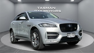 2017 Jaguar F-PACE - Thumbnail
