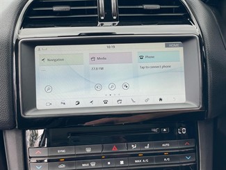 2017 Jaguar F-PACE - Thumbnail