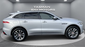 2017 Jaguar F-PACE - Thumbnail