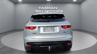 2017 Jaguar F-PACE - Thumbnail