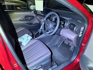 2021 Toyota Yaris - Thumbnail