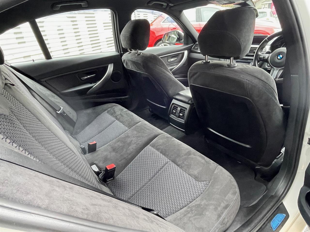 2014 BMW 320i