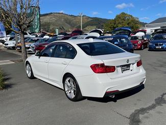 2014 BMW 320i - Thumbnail