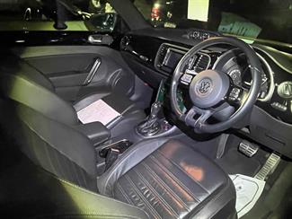 2014 Volkswagen Beetle - Thumbnail