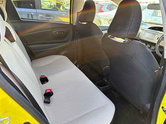 2014 Toyota Vitz - Thumbnail