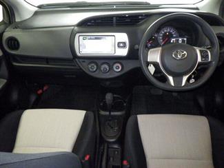2014 Toyota Vitz - Thumbnail