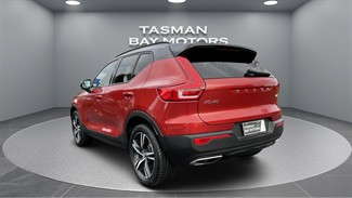 2020 Volvo XC40 - Thumbnail