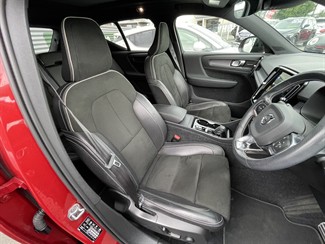 2020 Volvo XC40 - Thumbnail
