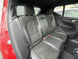 2020 Volvo XC40 - Thumbnail