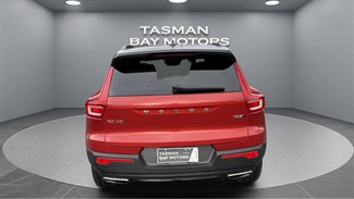 2020 Volvo XC40 - Thumbnail
