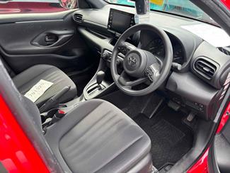 2020 Toyota Yaris - Thumbnail
