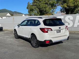 2016 Subaru Outback - Thumbnail