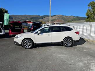 2016 Subaru Outback - Thumbnail