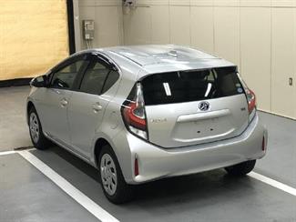 2017 Toyota Aqua - Thumbnail