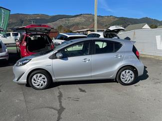 2017 Toyota Aqua - Thumbnail
