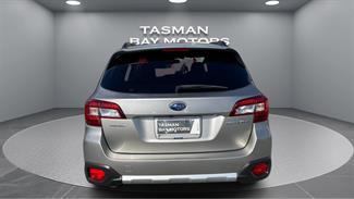 2016 Subaru Outback - Thumbnail
