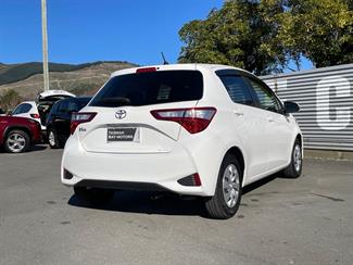 2020 Toyota Vitz - Thumbnail