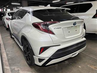 2019 Toyota C-HR - Thumbnail