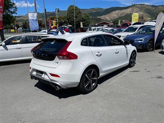 2013 Volvo V40 - Thumbnail