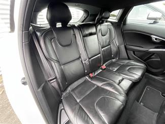 2013 Volvo V40 - Thumbnail